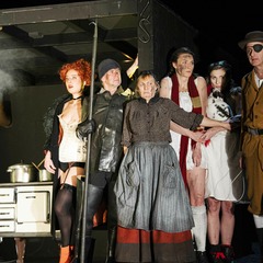 Szene aus DER BIBERPELZ, Foto: Marlies Kross, Theaterfotografin, Lizenz: Brandenburgische Kulturstiftung Cottbus-Frankfurt (Oder)