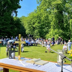 Gottesdienst im Branitzer Park, Foto: Alexander Kuchta, Lizenz: SFPM