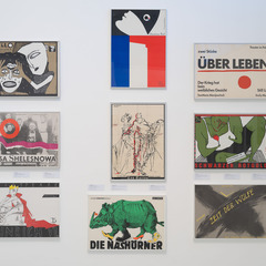Ausstellungsansicht, Sammlungseinsichten. Plakate ostdeutscher Grafikerinnen, BLMK Cottbus, 2024, Foto: Bernd Sch&ouml;nberger, Lizenz: BLMK