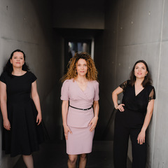 Jenny Sch&auml;uffelen, Marie Giroux und Elisabet Iserte-Lopez, Foto: Simon Detel, Lizenz: Brandenburgische Kulturstiftung Cottbus-Frankfurt (Oder)