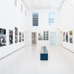 Ausstellungsansicht, Karin Wieckhorst. Begegnungen, BLMK Cottbus, 2025, Foto: Bernd Schönberger, Lizenz: BLMK