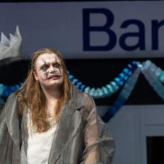 Szene aus HAMLET, Foto: Bernd Sch&ouml;nberger, Lizenz: Brandenburgische Kulturstiftung Cottbus-Frankfurt (Oder)